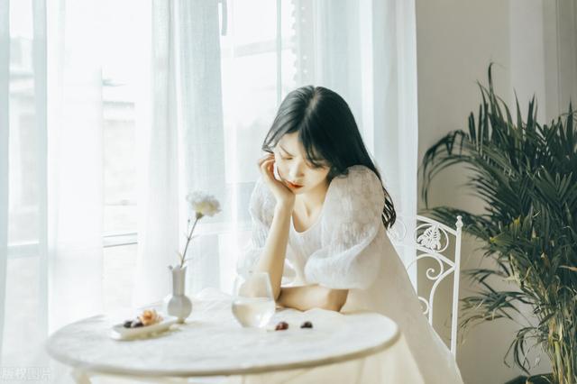 嗯嗯嗯 轻点 好疼嗯嗯嗯，疼痛难耐