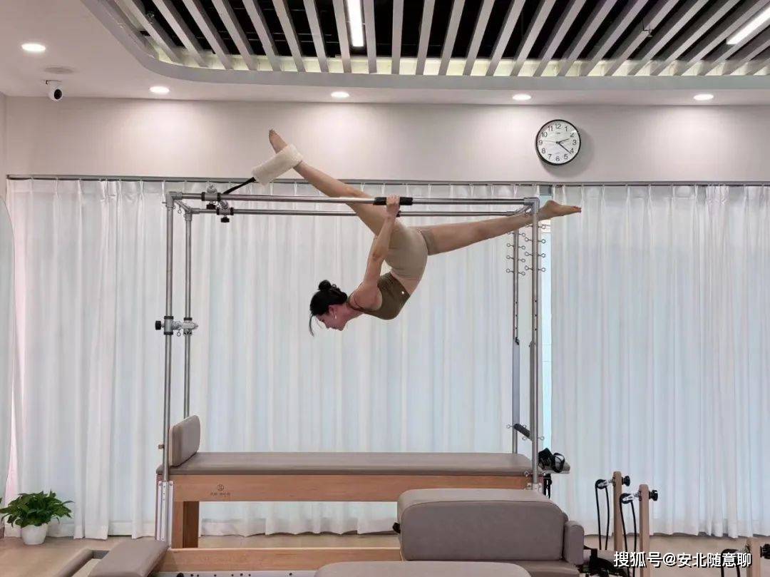 丰满大乳少妇瑜伽裤丰满大乳，女性魅力之源-第2张图片