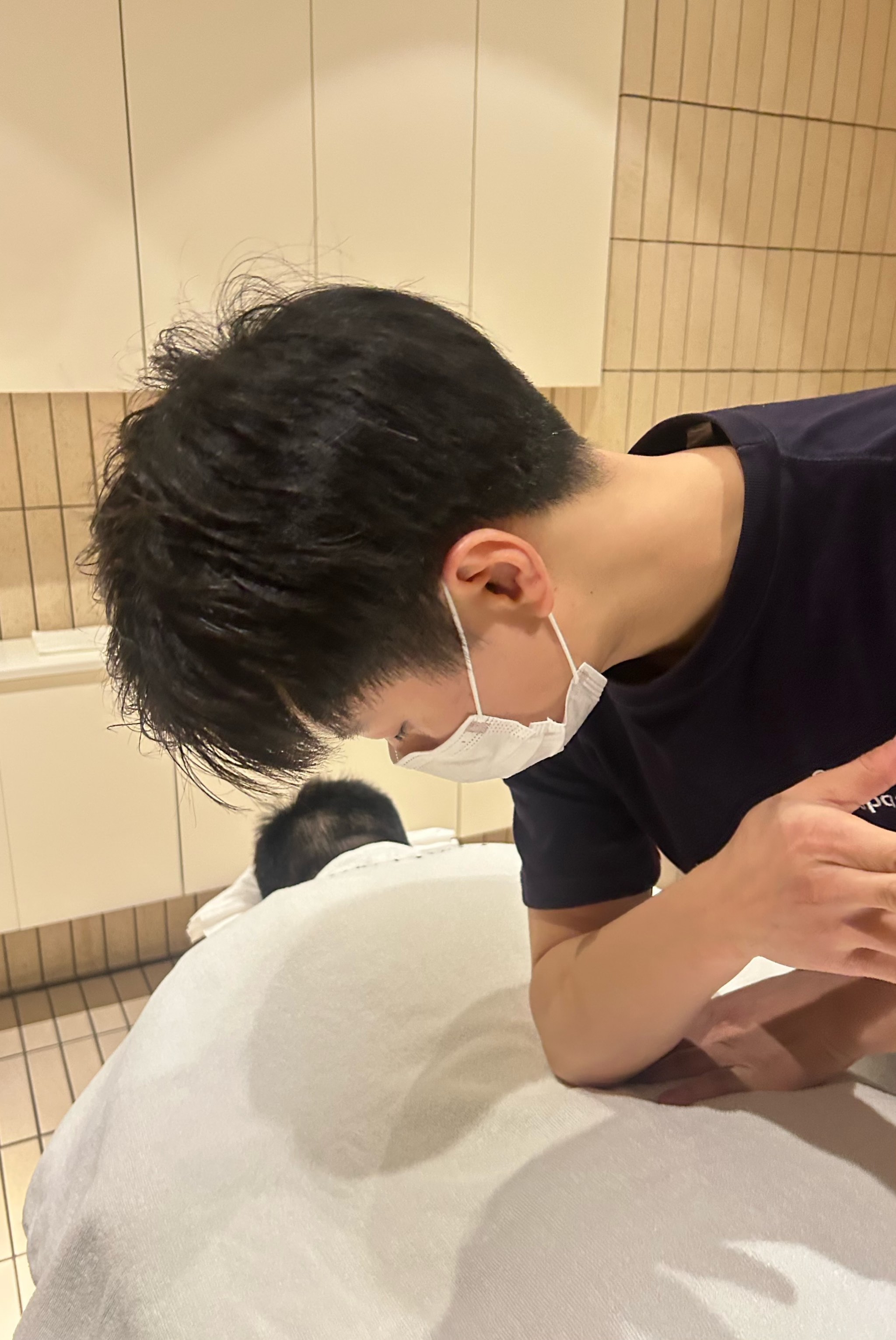 男按摩师把她弄高潮-第2张图片