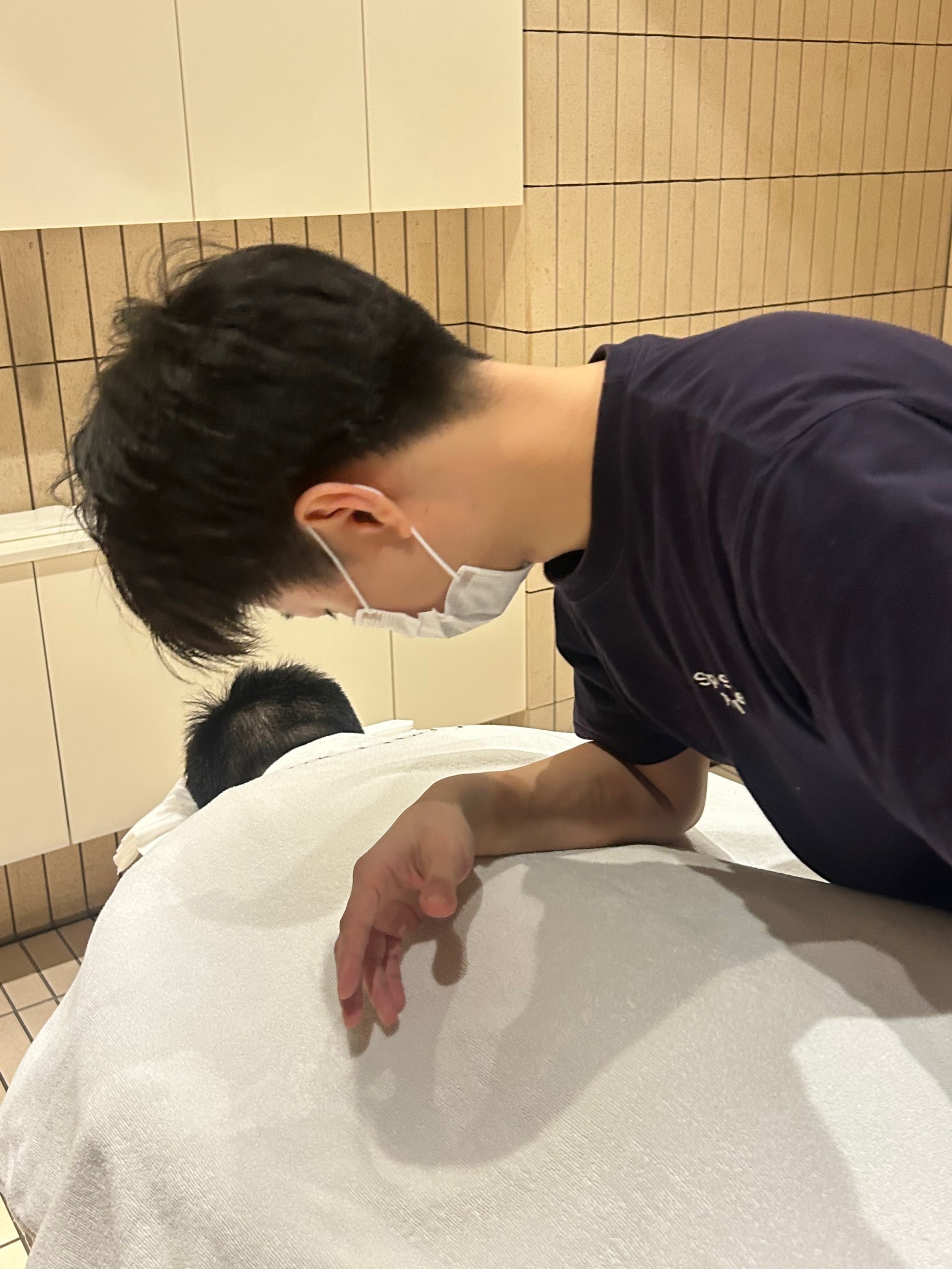 男按摩师把她弄高潮-第3张图片