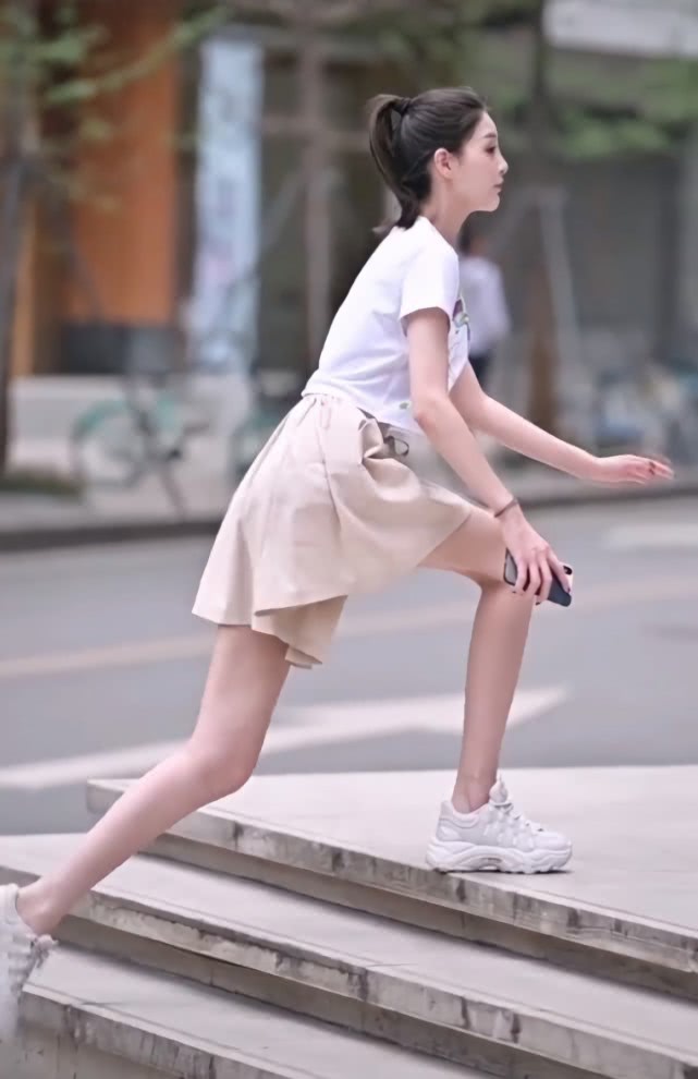 14岁学腿迈开腿打扑克正常吗 -SE88AV14岁学腿迈开腿打扑克正常吗？