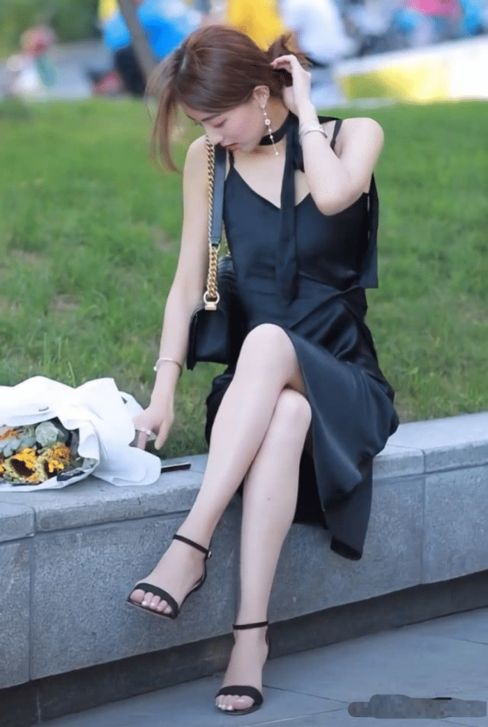 少妇扒开腿让我爽了一夜少妇扒开腿让我爽了一夜