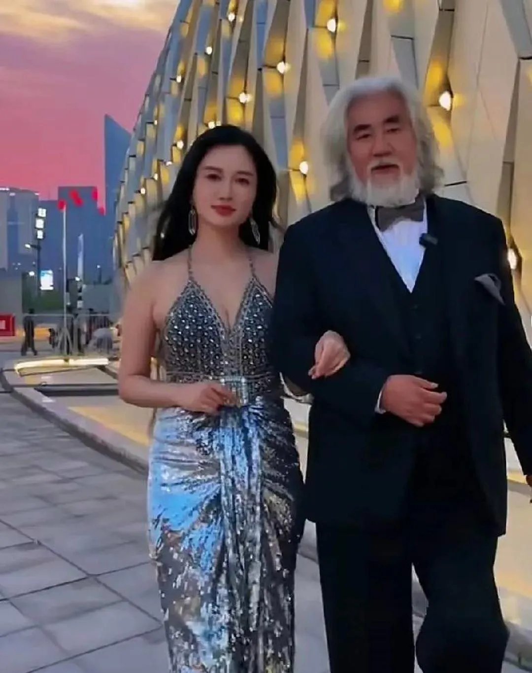 带自己老婆参加多人活动带自己老婆参加多人活动