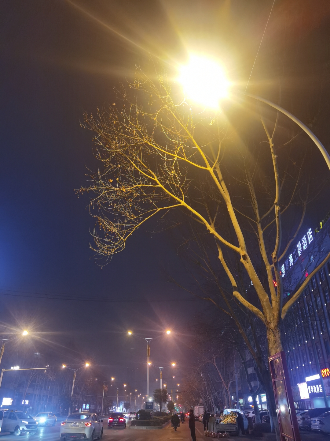 夜晚开车，声音如梦如幻
