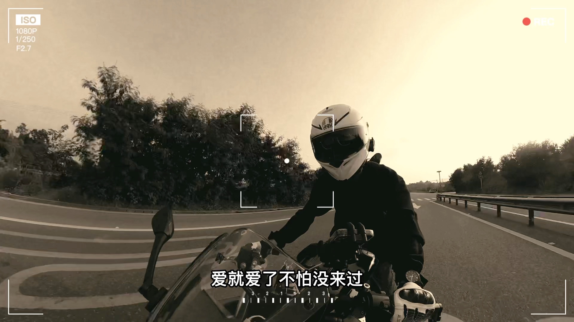 我以为忘了想念 希望你回到今天是什么歌我以为忘了想念