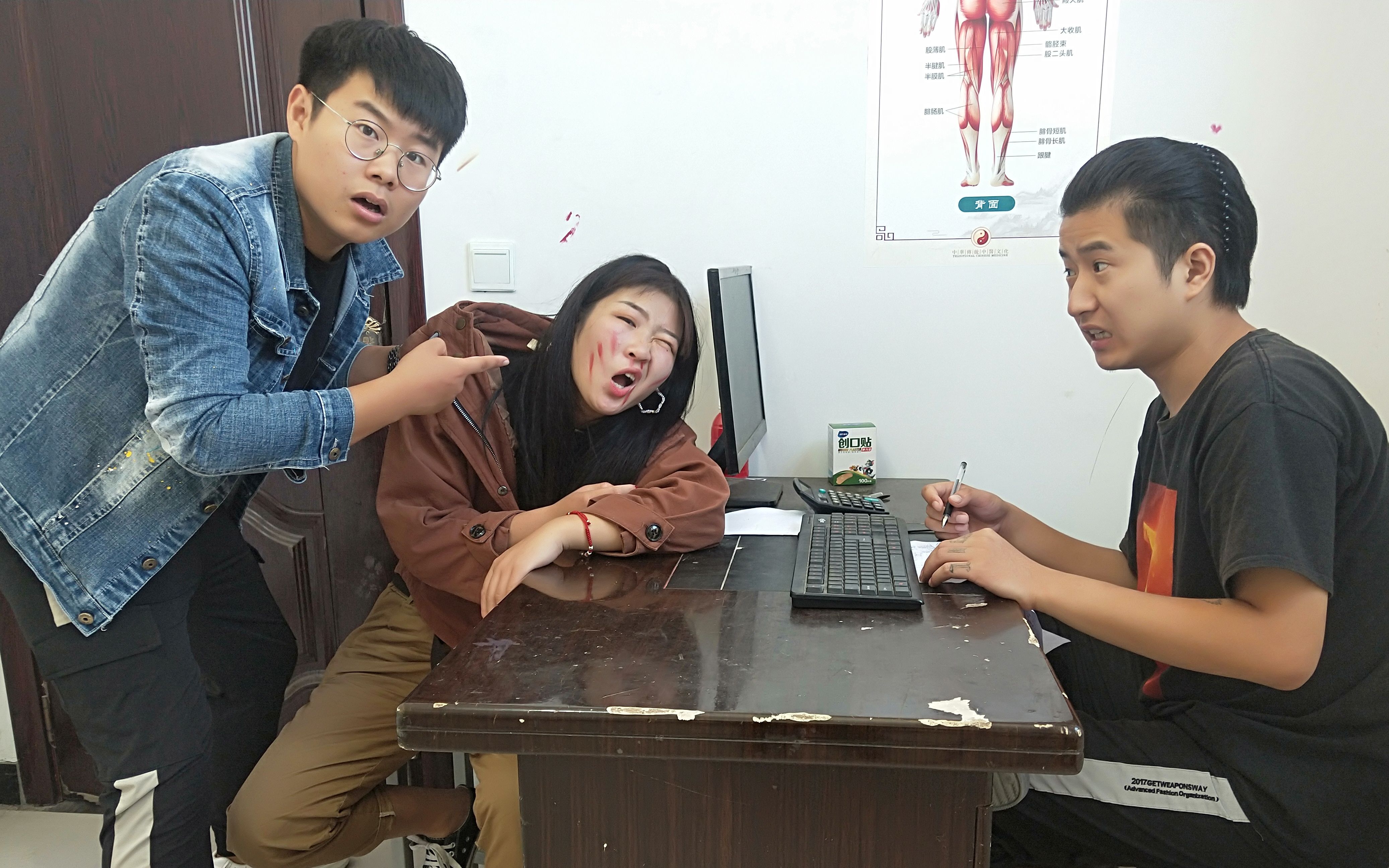 答错一题就要割掉一件衣服的句子答错一题，割掉一件衣服的惩罚制度-第2张图片