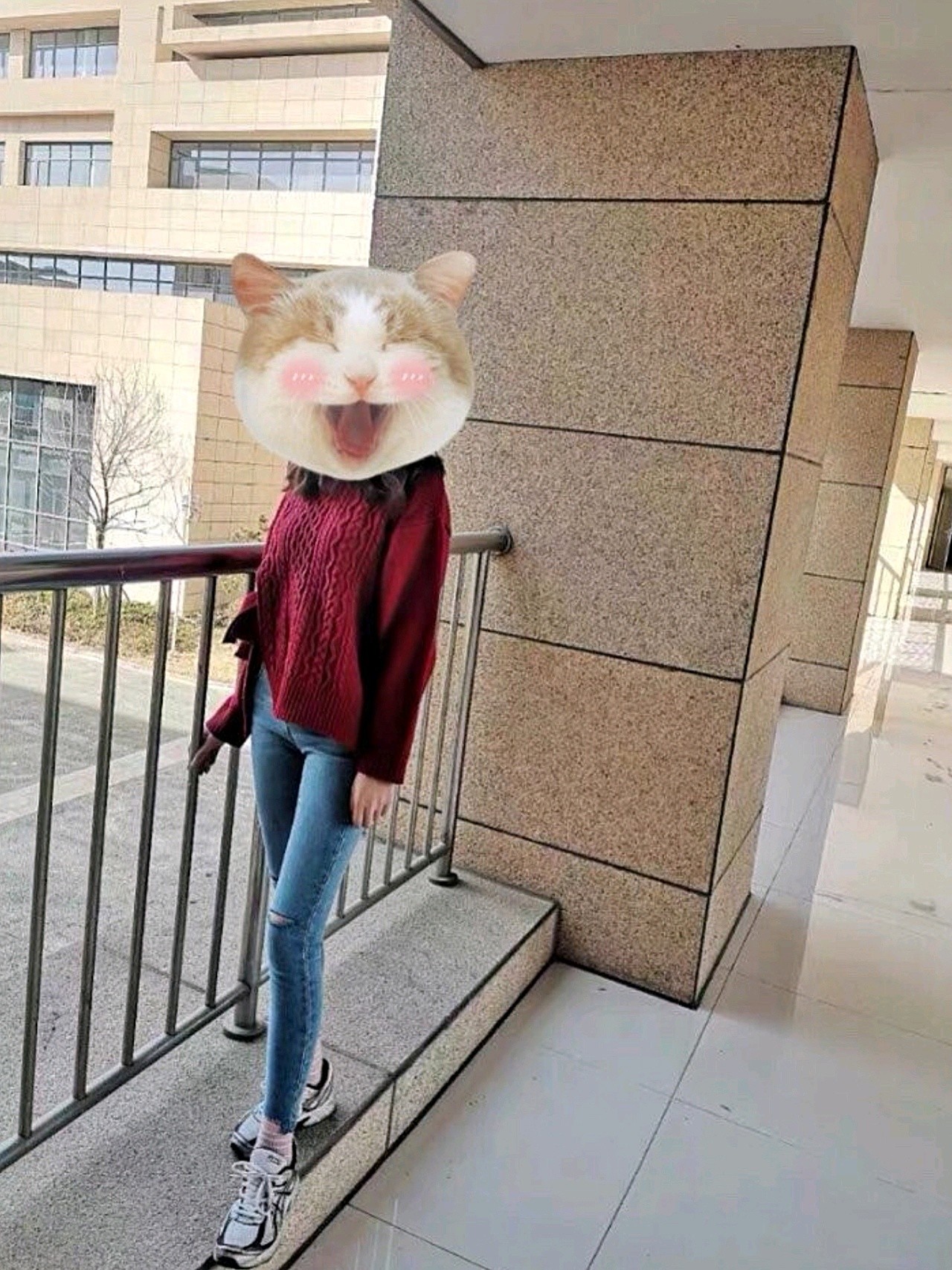 女人迈开腿男人吃草莓的视频女人迈开腿男人要吃草莓