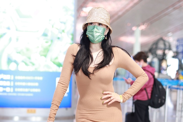 迈开腿开扑克又疼又叫免费视频体验-第2张图片
