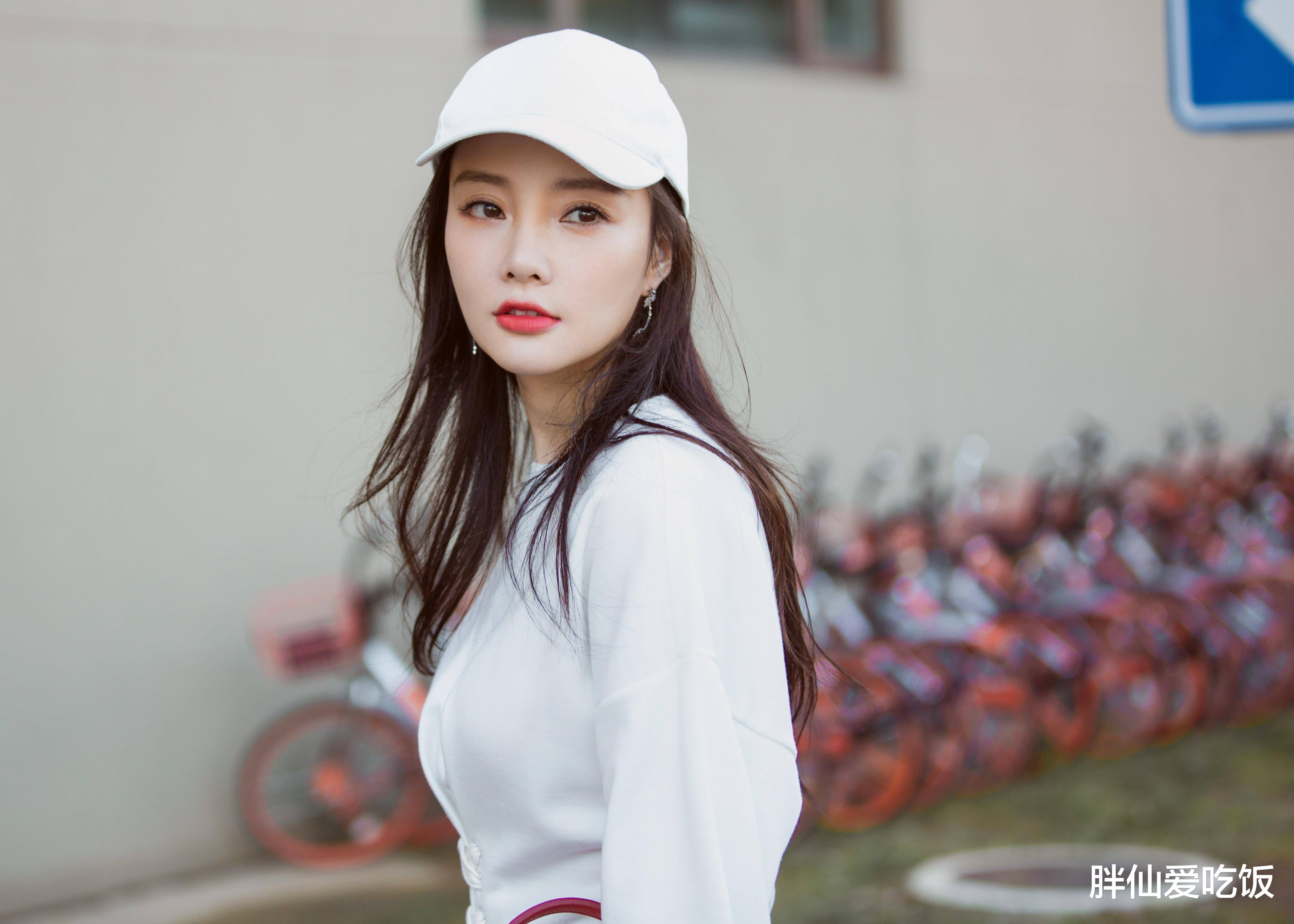 李小璐21秒视频图片李小璐21秒视频图片揭秘-第2张图片
