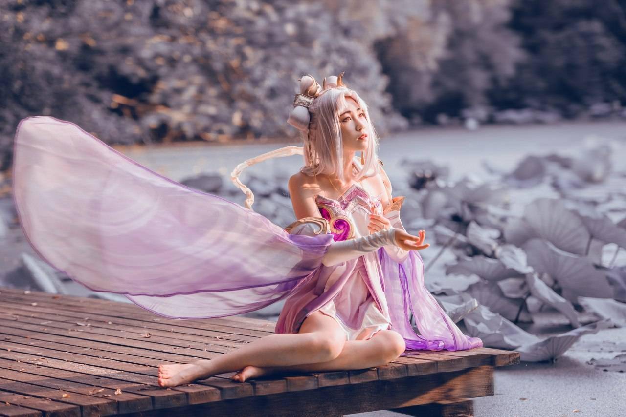 嫦娥原皮去衣一层一层剥掉嫦娥的衣服