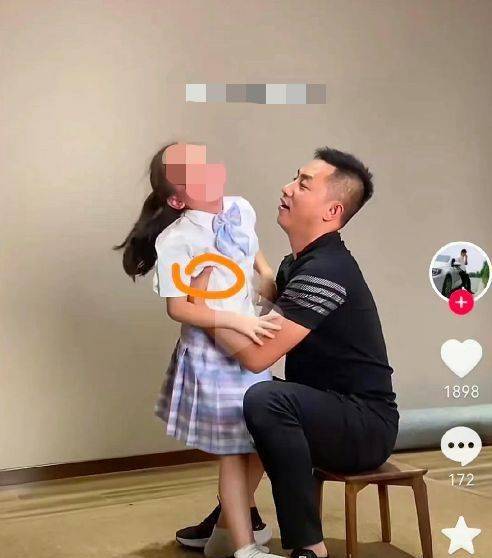 生个女儿给爸爸女儿出生，爸爸C的荣耀时刻