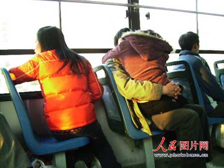 公交车上弄了8次怎么办啊公交车上的尴尬经历——弄了8次公交车-第1张图片