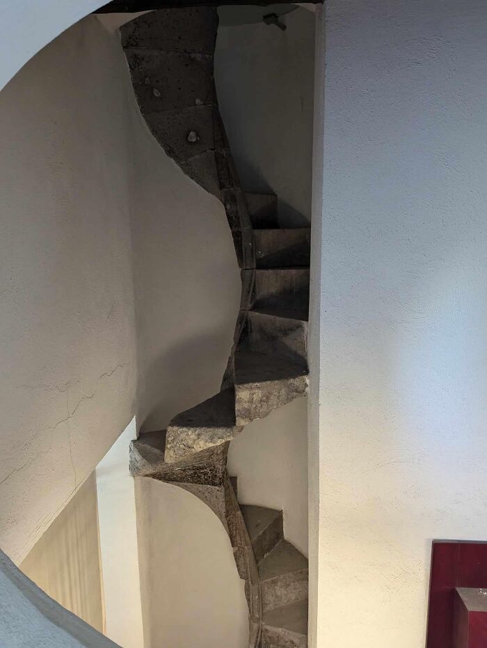 每走一步楼梯就撞到最深处角色介绍每走一步楼梯就撞到最深处