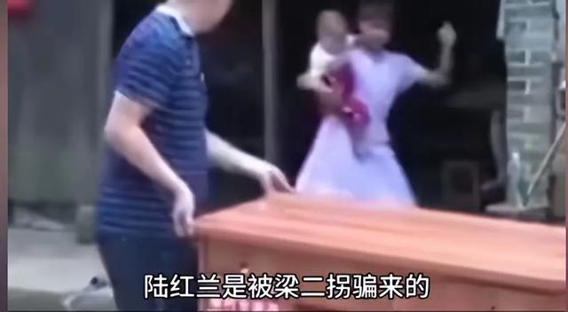 娇妻被两个老头疯狂进出-第3张图片