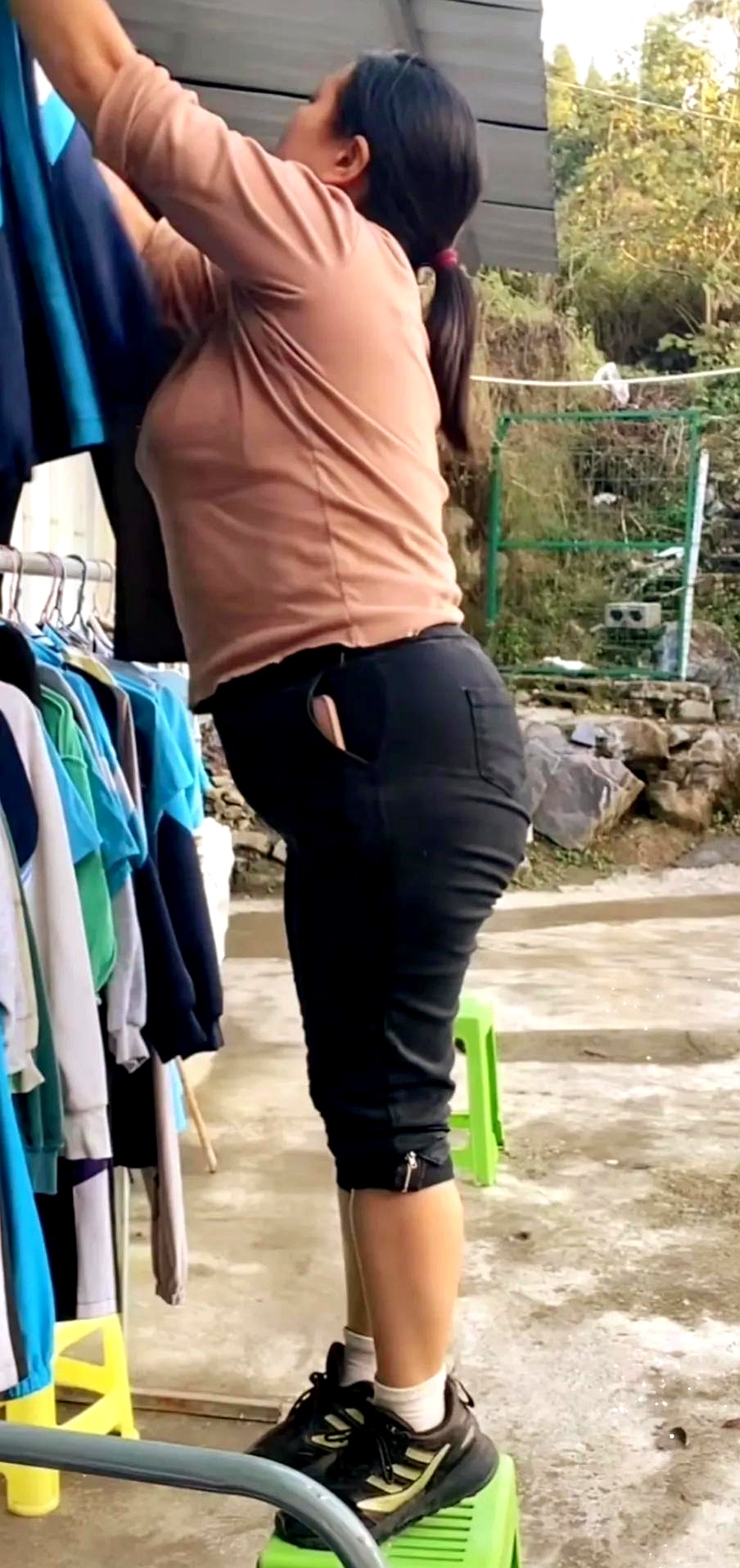 深山老妇大肥臀-第2张图片