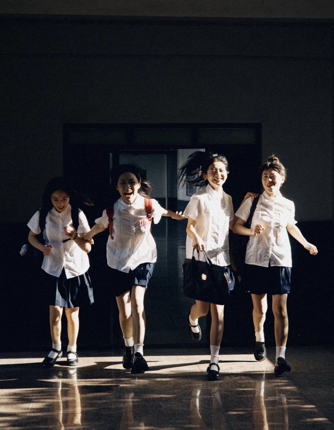 日本学生妹，青春的活力与梦想