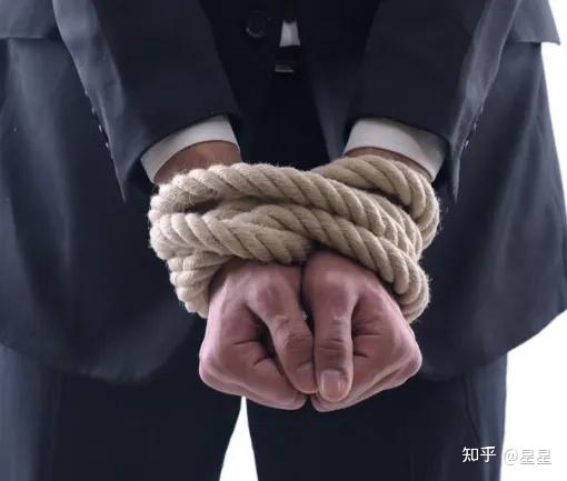 被拉到学校没人地方C知乎被拉到学校无人角落的探索，在知乎的所见所闻