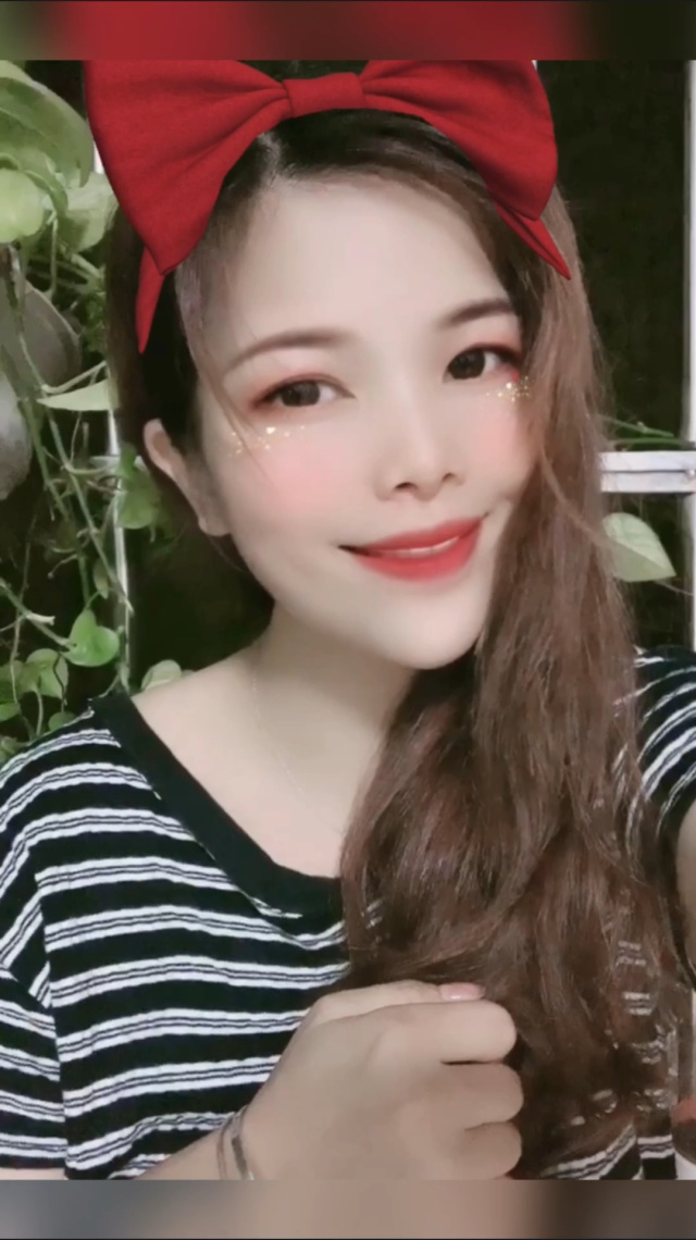 女生迈开腿开扑克视频APP女生迈开腿开扑克视频APP，探索虚拟世界的魅力