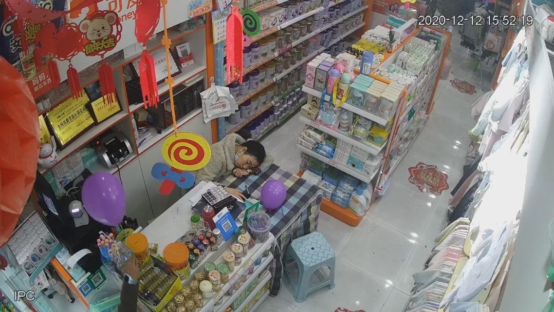 故意让儿子看到