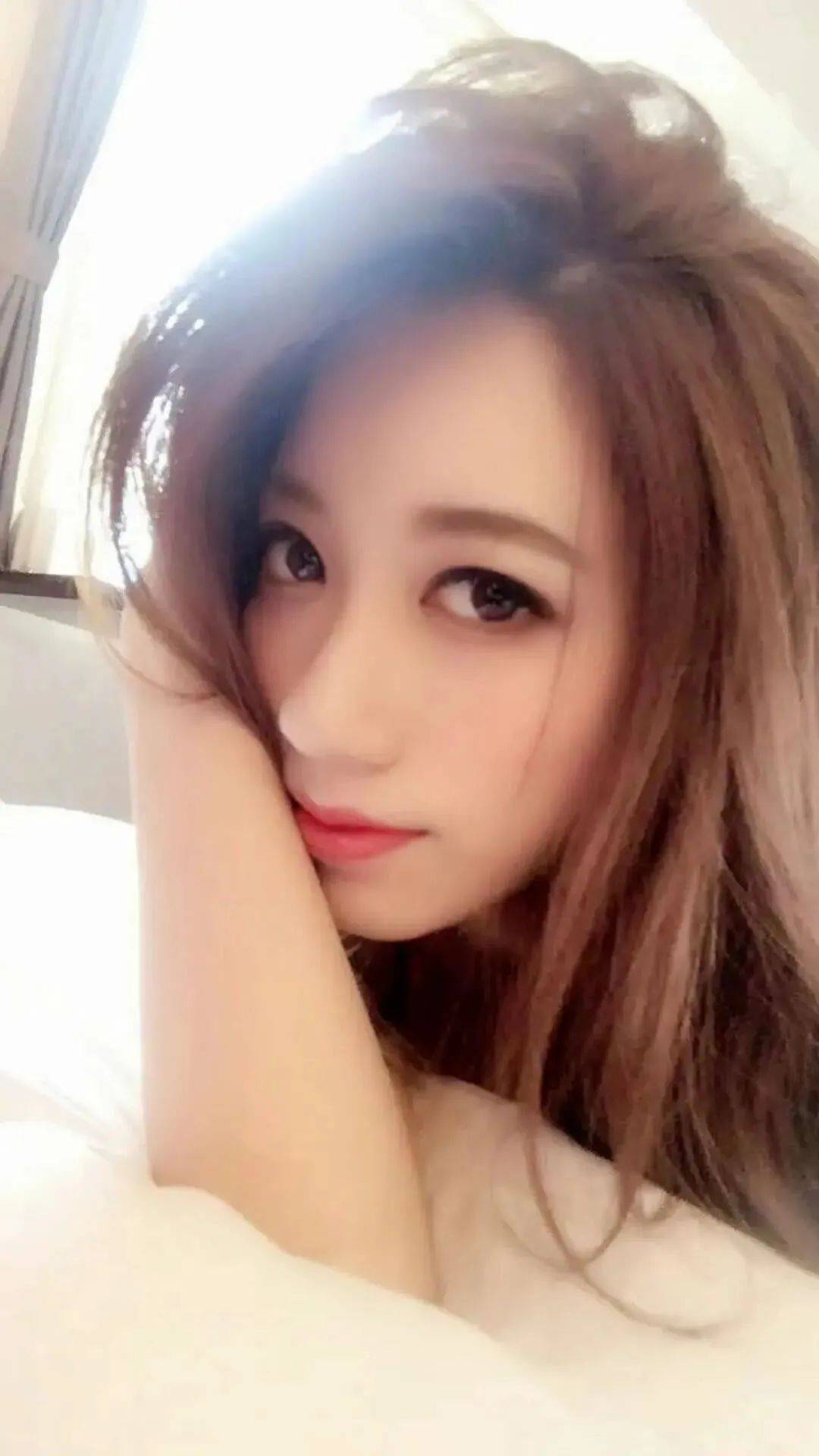 日本视频中的人妻，真实与诱惑-第1张图片