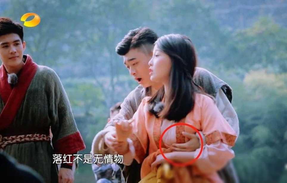 美眉脱内衣 全集在线观看美眉脱内衣