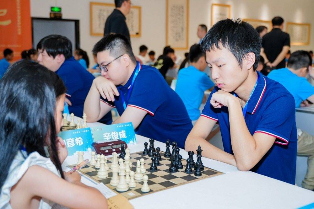大庆贯通棋牌最新版本v0826.点进急速玩.中国大庆贯通棋牌，棋牌文化的新篇章-第3张图片