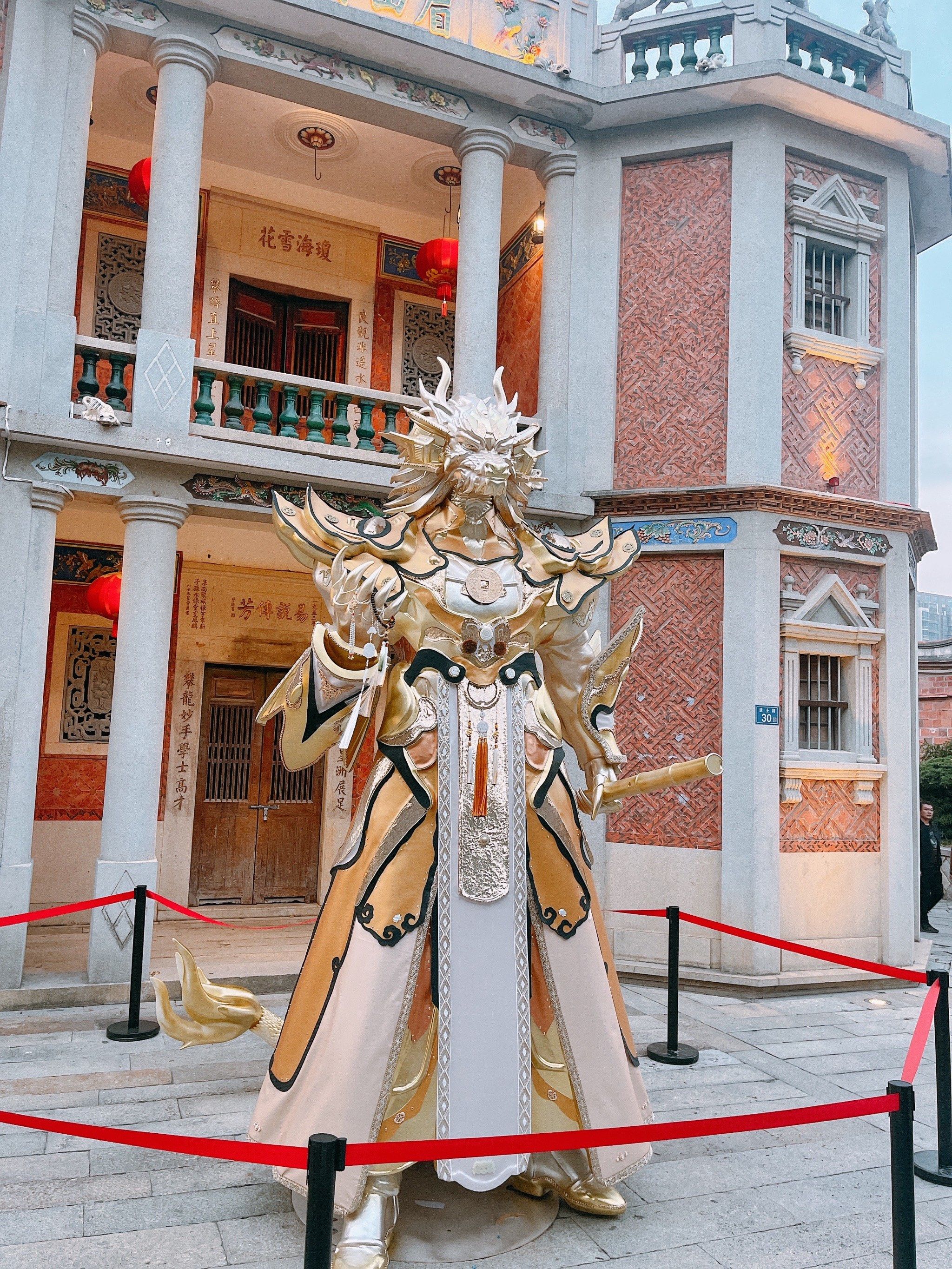 龙将饰品，璀璨璀璨，彰显非凡