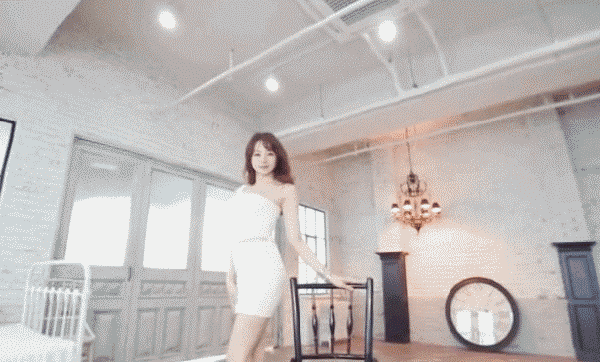翘臀后进美女动态图啪翘臀后进美女动态图啪