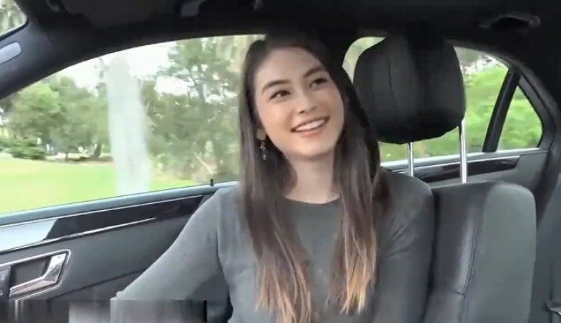 公交车伦流澡到高潮赵丽雅公交车伦流澡到高潮，赵丽雅的美丽人生