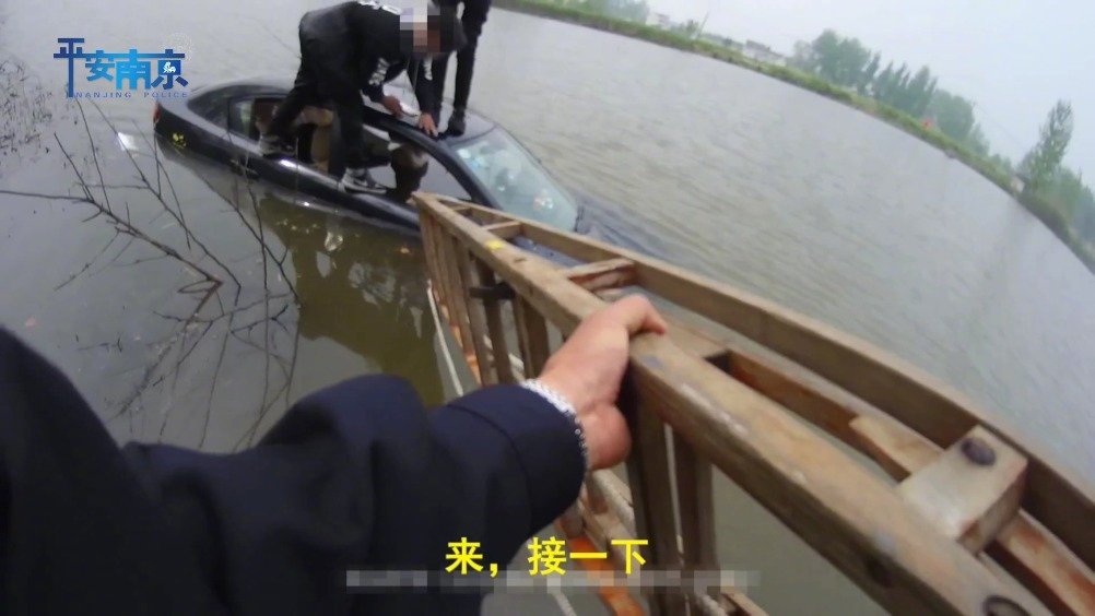 车内逃脱2车内逃脱-第1张图片