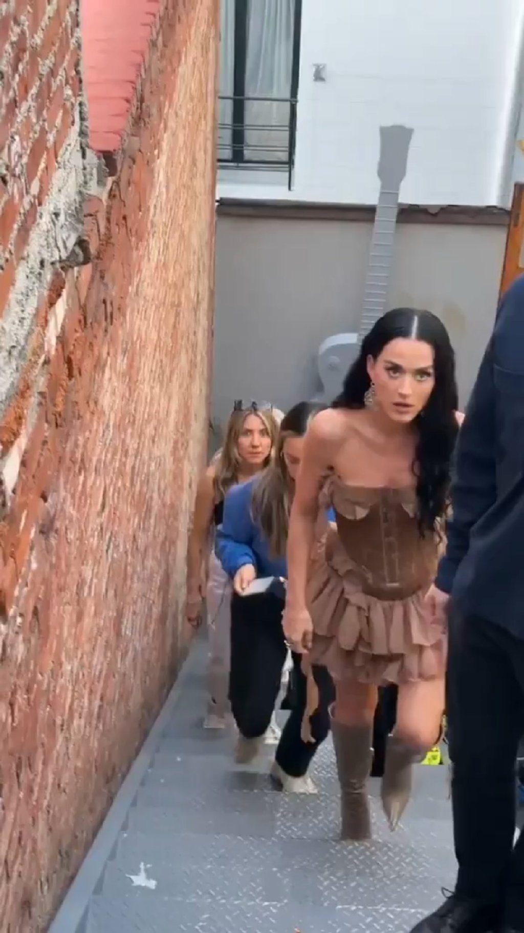 水果姐katyperry歌曲mv水果姐Katy Perry，甜美与才华并存