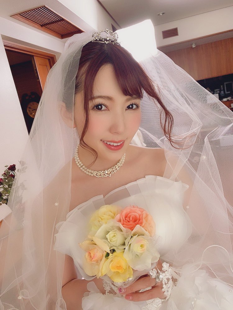 波多野结衣巨乳女教师6hd波多野结衣，巨乳女教师的魅力-第1张图片