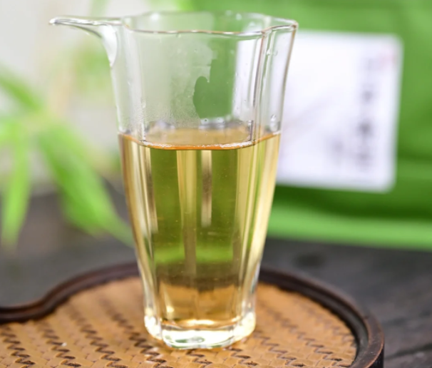 白芽奇兰，兰花中的珍品-第2张图片