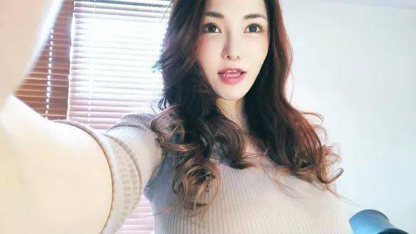 冲田杏梨痛苦表情，无声的挣扎与挣扎中的美丽