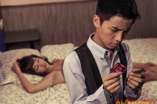 一女被两男吃奶添下A片事件-第3张图片