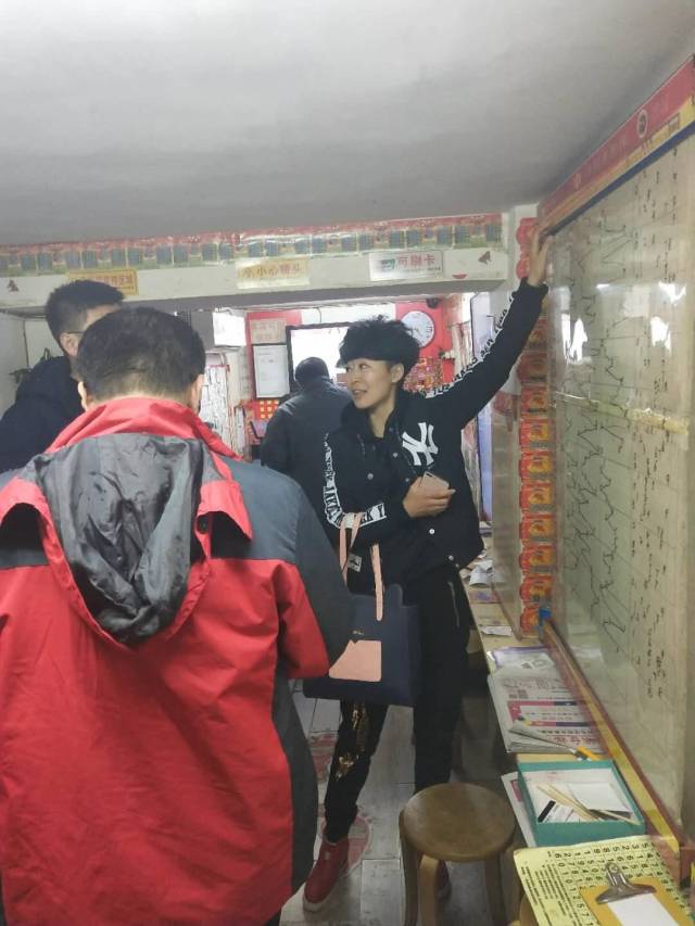 彩友沙龙彩友沙龙，艺术与交流的乐园-第3张图片