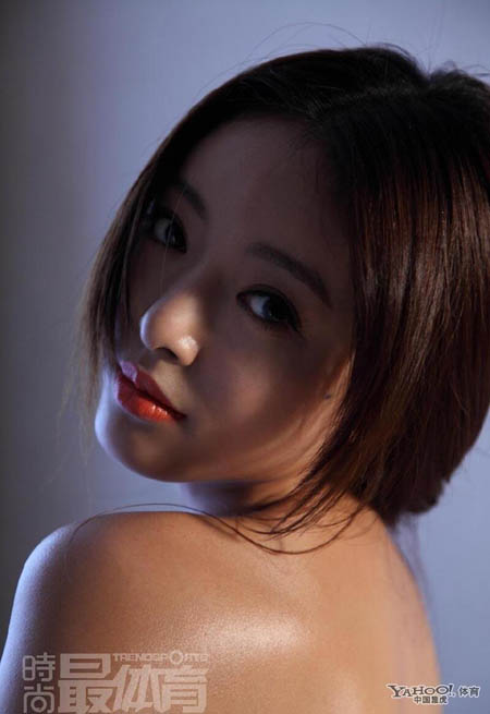 女性穿裤子阴沟凸起是咋回事艳女网，网络世界的魅力与诱惑-第1张图片