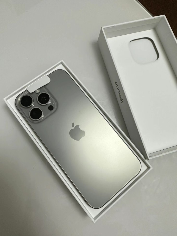 苹果15PRO苹果15PRO，科技与艺术的完美融合-第3张图片