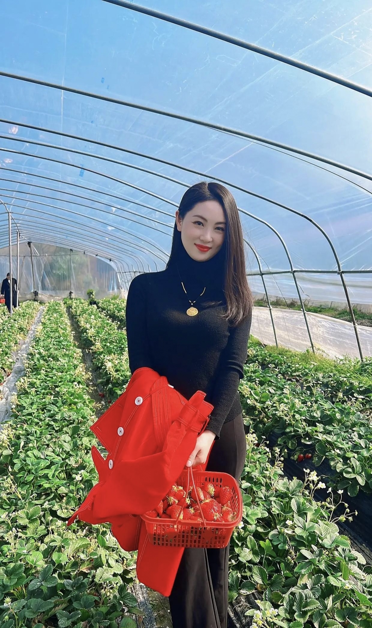 老师迈开腿让尝尝你的草莓是什么老师迈开腿让尝尝你的草莓-第1张图片
