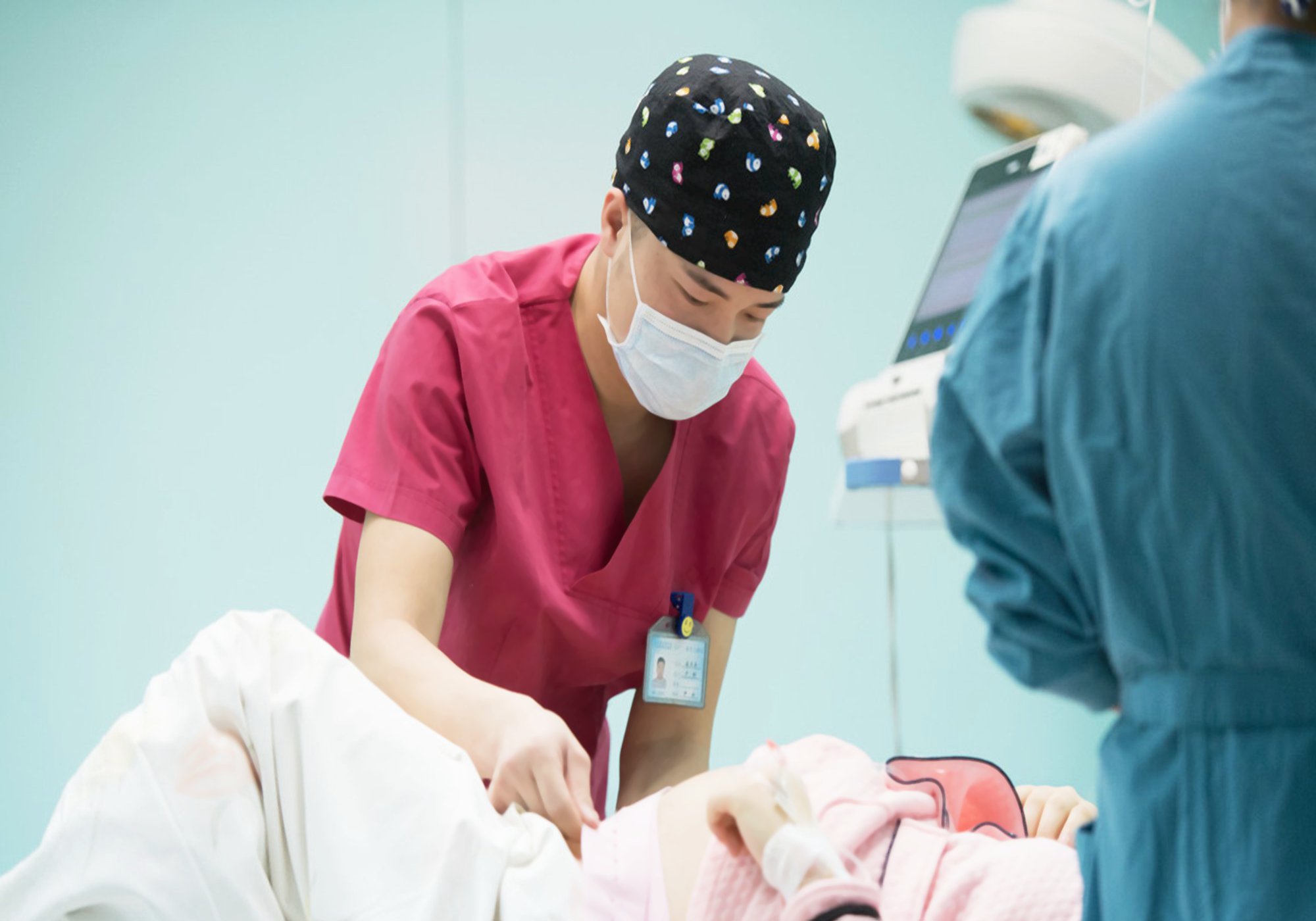 男医生吧男医生揉女医生奶的A片-第2张图片